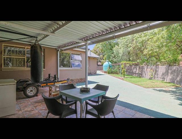 3 BEDROOM HOUSE FOR SALE IN BRACKENHURST